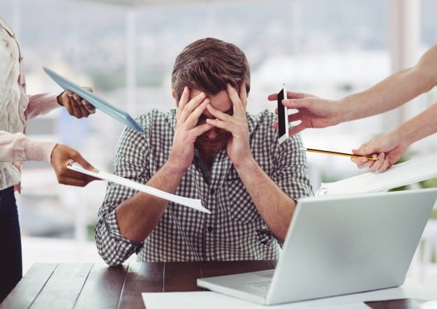 Quando a tecnologia acelera a mente: sinais de que seu cérebro precisa de pausa